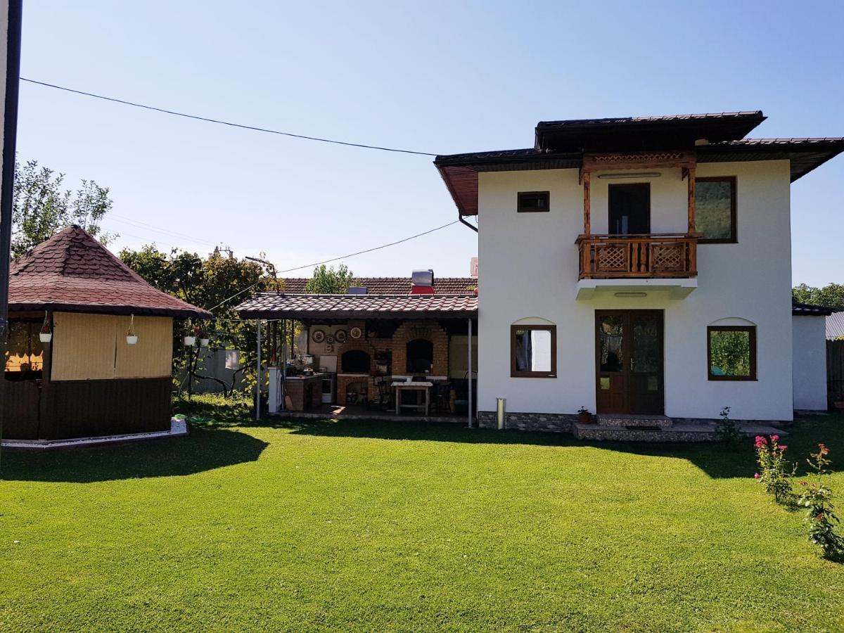 La Bunicu Villa Polovragi Bagian luar foto