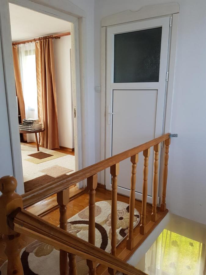 La Bunicu Villa Polovragi Bagian luar foto
