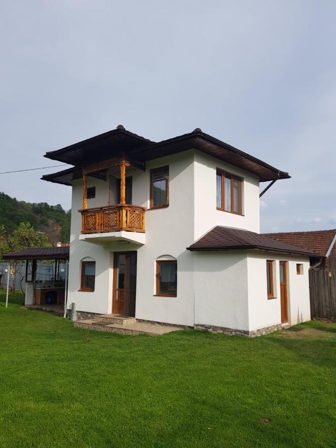 La Bunicu Villa Polovragi Bagian luar foto
